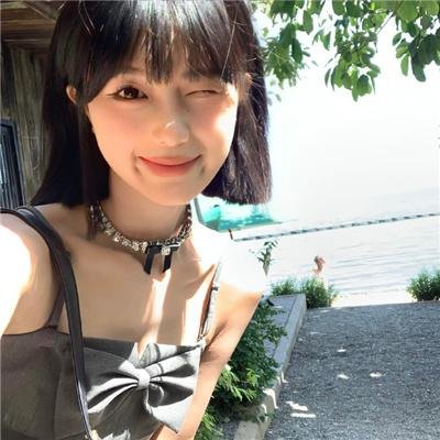 夏日房间 海报